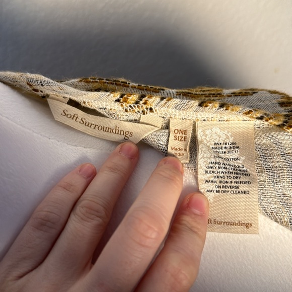 Soft Surroundings Shawl NIB - Picture 3 of 9